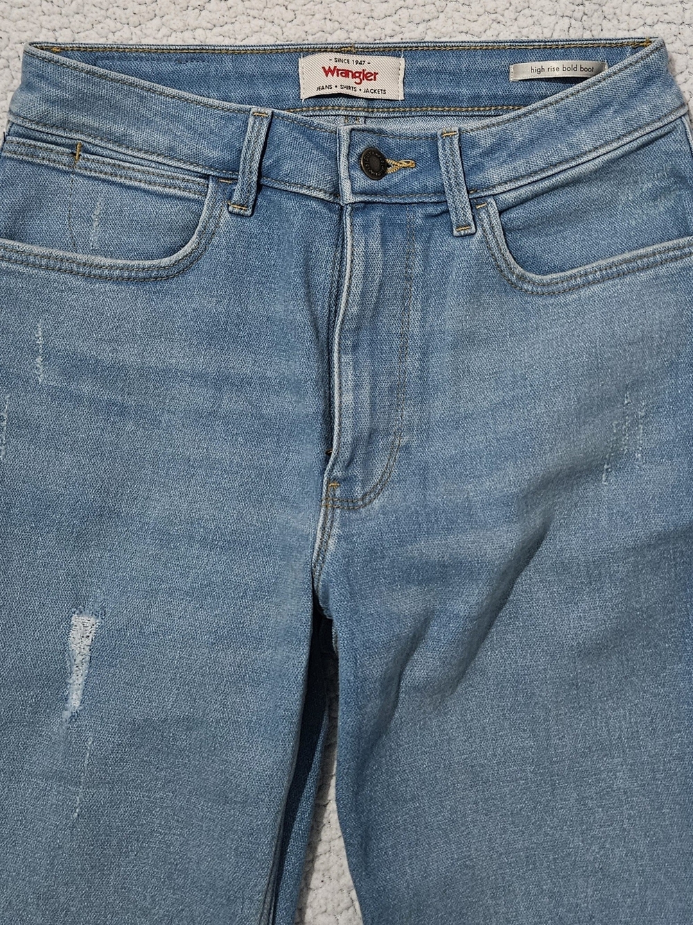 Wrangler High Rise Light Wash Jeans - Light Blue